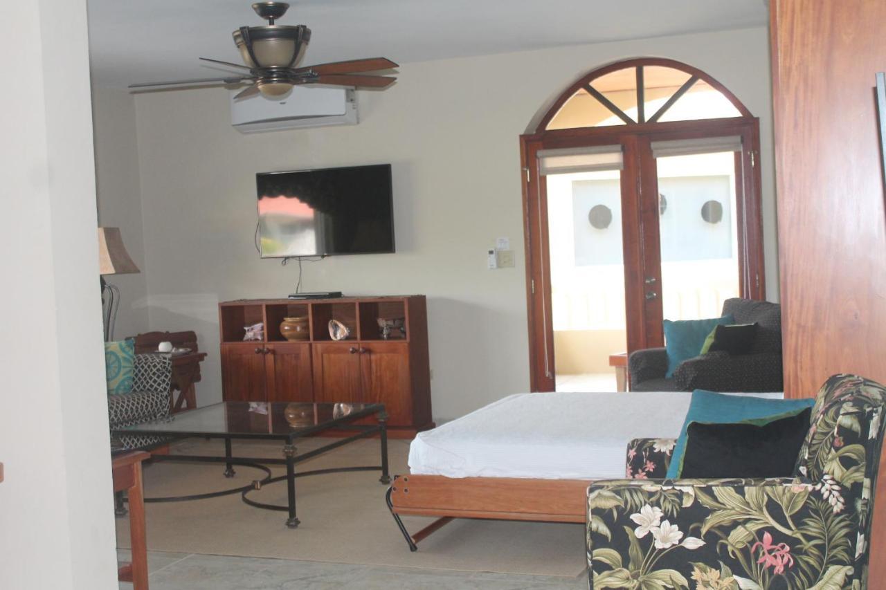 Los Porticos Villas Placencia Exteriör bild